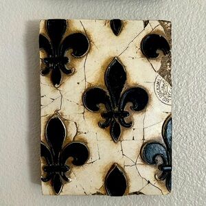 Sid Dickens Memory Block. Fleur de Lis.